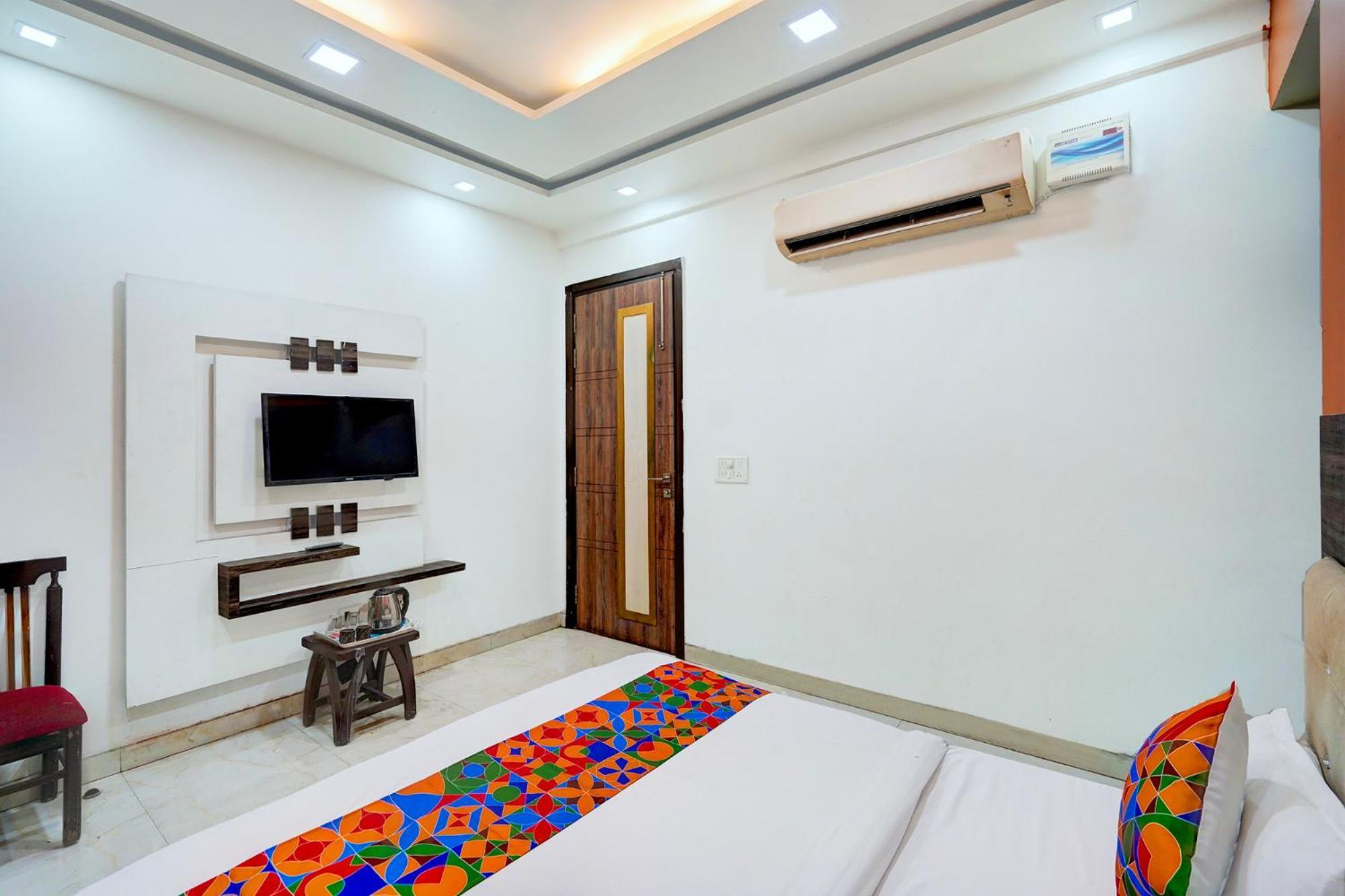 Fabhotel Season Grand Delhi  Exterior photo